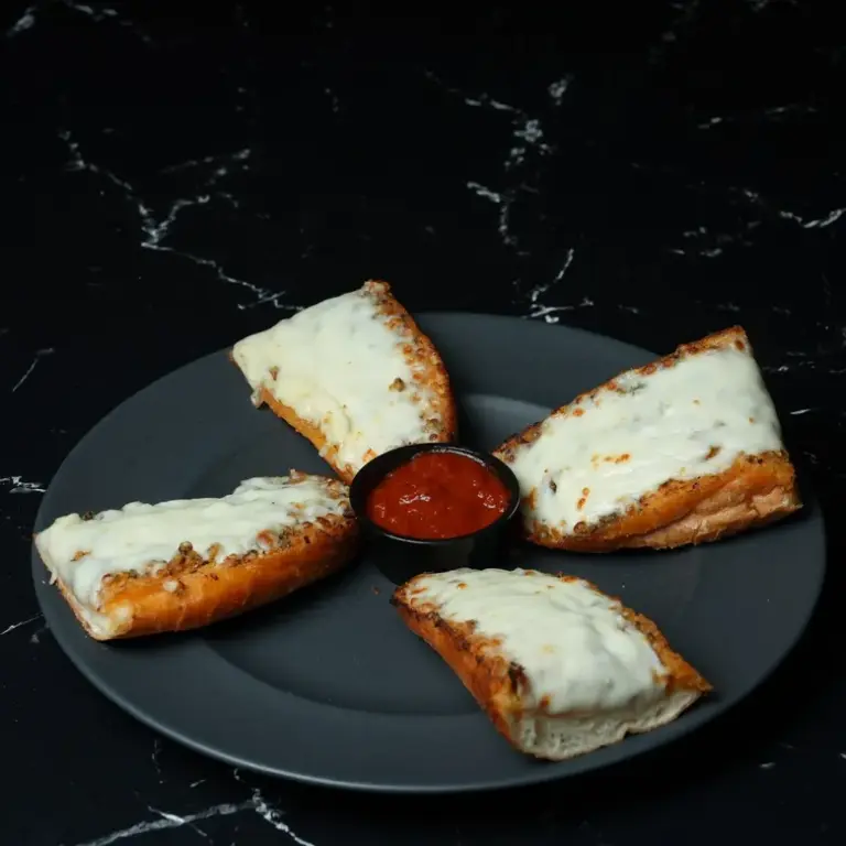 Garlic_cheese_bread_Is_H8xwcc